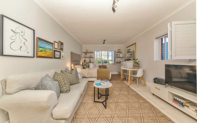 Mouille Point Studio Including Welcome Basket