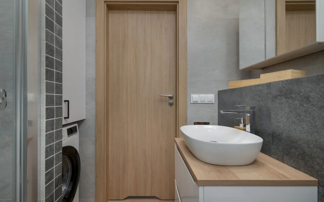 Mountain Corner Apartment by Renters