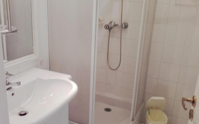22 Place Saint-Roch