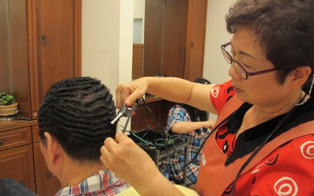 HG.barbershop Hostel