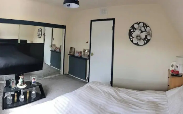 Limegrove Comfortable Three Bedroom House
