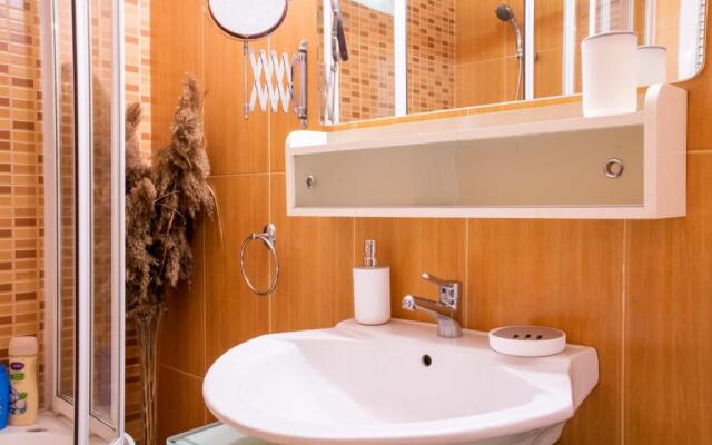Furnished Stylish Sea View Flat in Izmir Konak