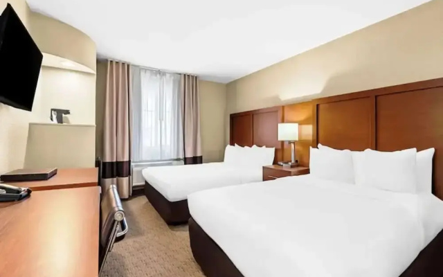 Aurora Inn