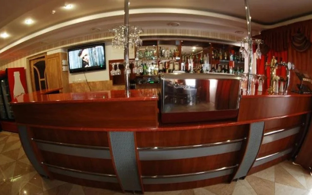 Hotel and restaurant complex "Intourist"