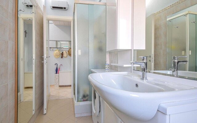 Beautiful Apartment in Rapallo With Wifi and 2 Bedrooms