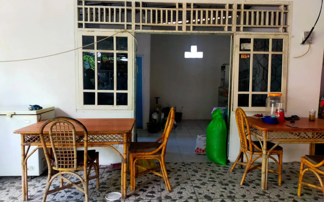 Ombai Guest House 27 Syariah RedPartner