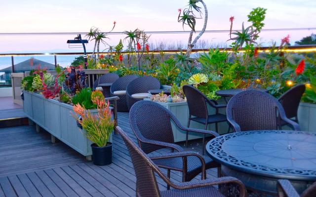 The Inn at Del Monte Beach