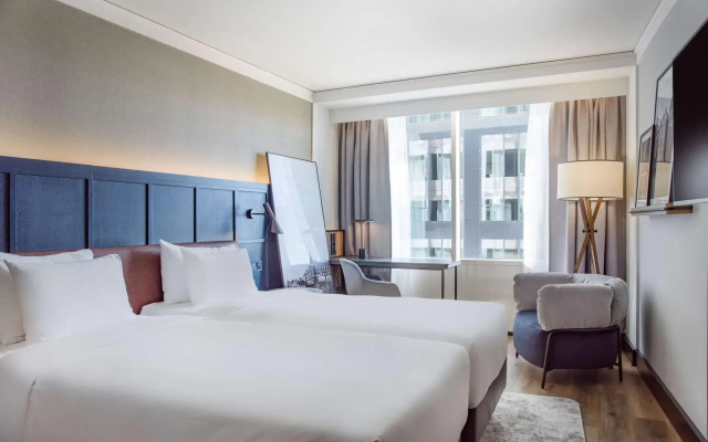 Radisson Blu Waterfront Hotel