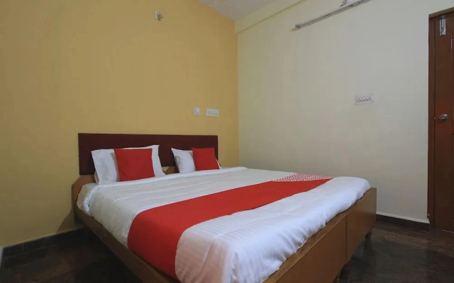 Varsha Boarding and Lodge by OYO Rooms