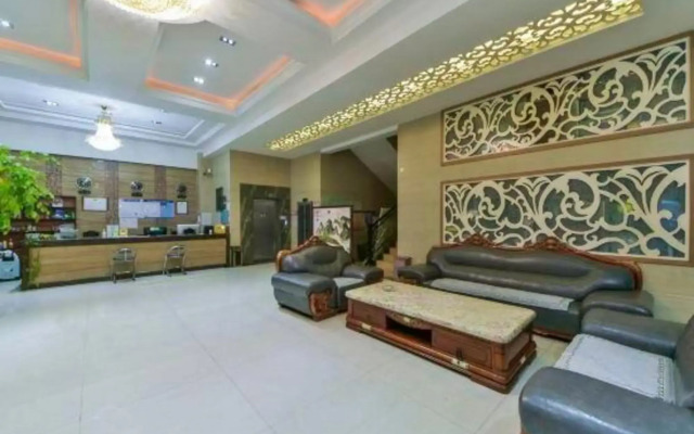 Chuxiong Dongbao Hotel