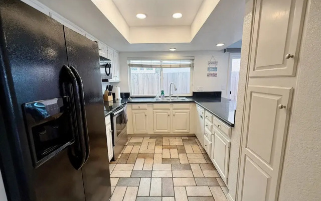 Panoramic View Bayfront Gem 3BR