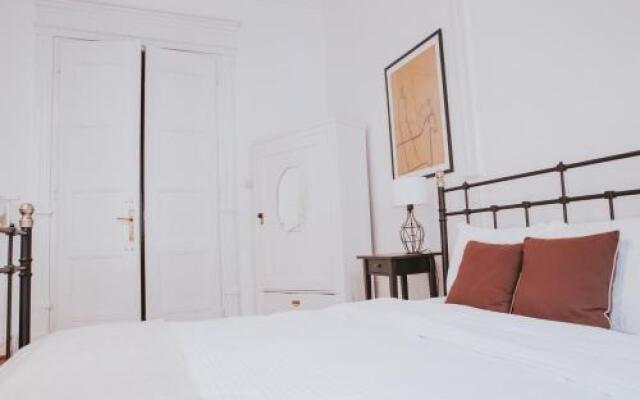 Neo Apartment Queen