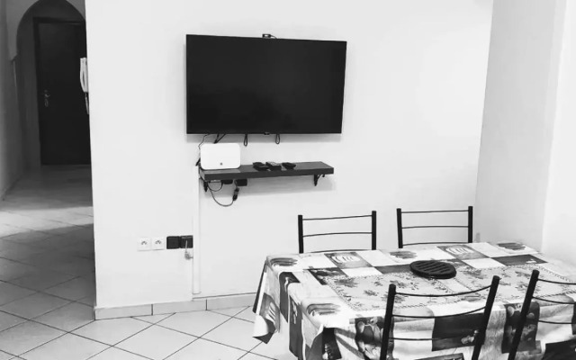 Bright whole apartment 500 meters from the center