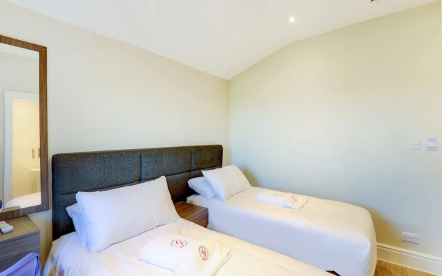 Gissons Hotel by OYO Rooms