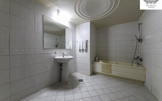 GunSan Riverhill Hotel