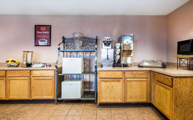 Econo Lodge I-44 - Exit 80