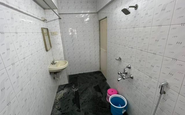 Hotel Plaza Rooms - Prabhadevi Dadar