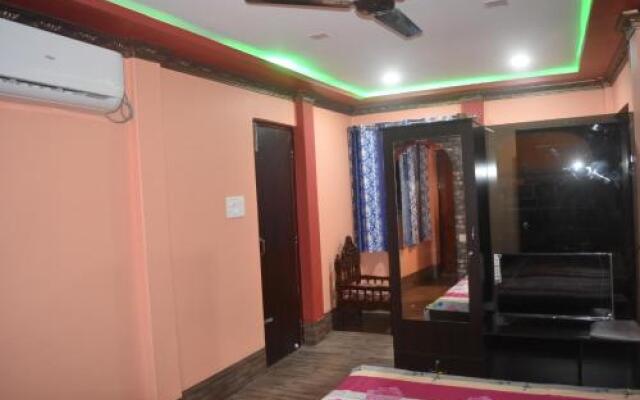 12 Homestay Apartments
