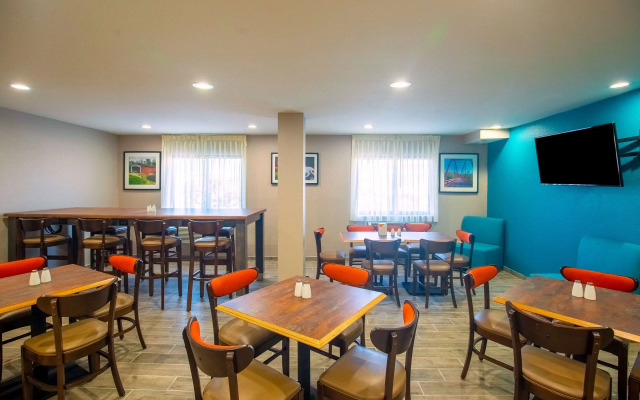 Quality Inn & Suites Hammond Near I-8090