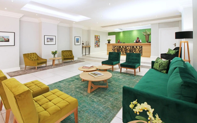 Hollow on the Square City Hotel