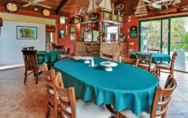 Mount Mee Country Inn Bed & Breakfast