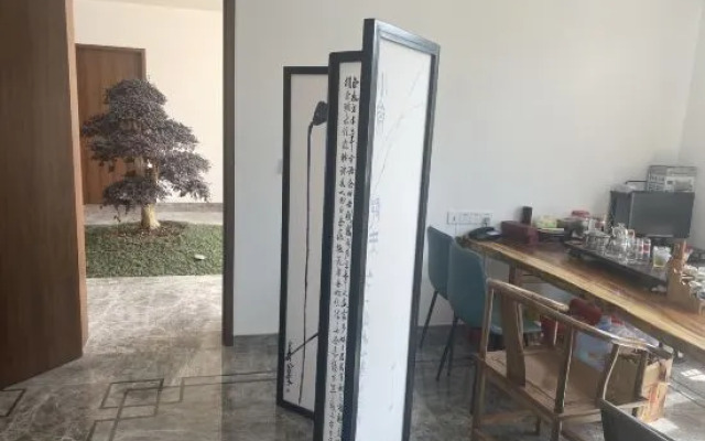 Jinglong Xiaozhu Boutique Hotel