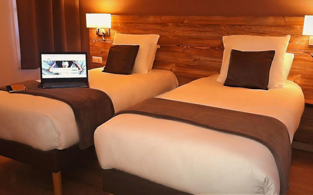 Brit Hotel Confort Pau Lons
