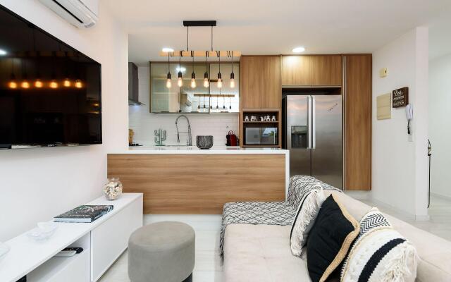Apartamento c/ Piscina e Garagem | FL 960/602
