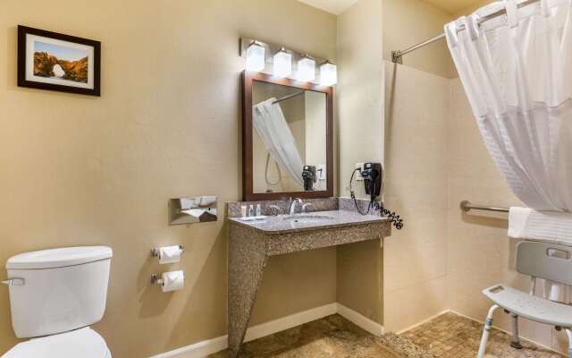 Comfort Inn & Suites Orange County John Wayne Airport