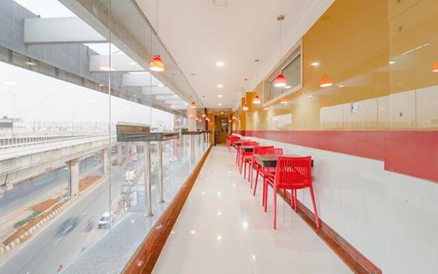 Fabhotel Sri Sai Ram Suites