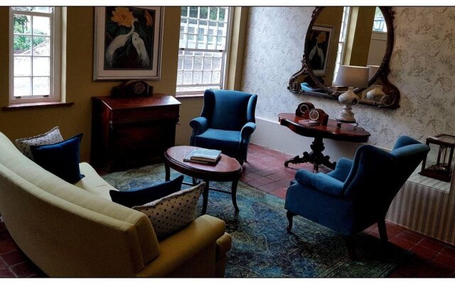 Riverside Boutique Hotel