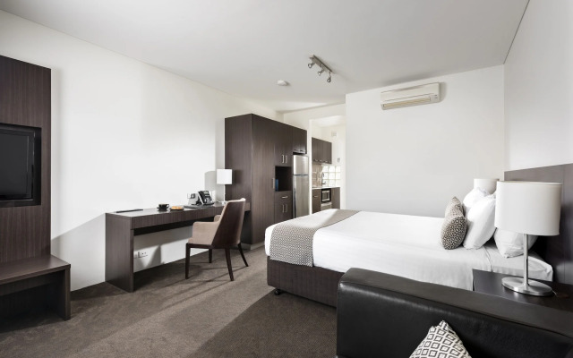Pier 21 Riverside Apartment Hotel