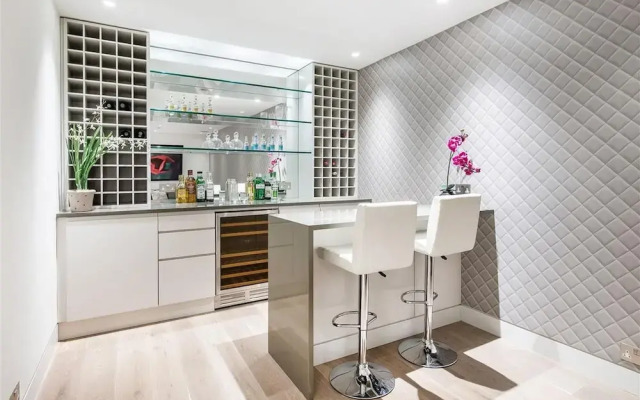 Beautiful 4bed Mews Home--knightsbridge