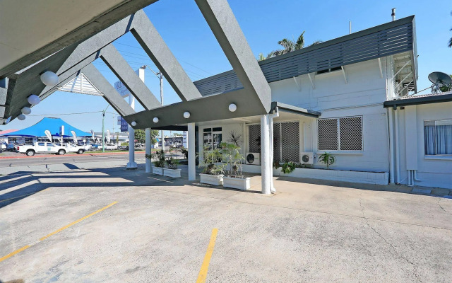 Q Express Motel