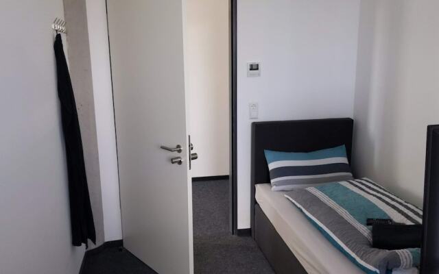 Boardingrooms Direct A8, Close to Stuttgart, 25min