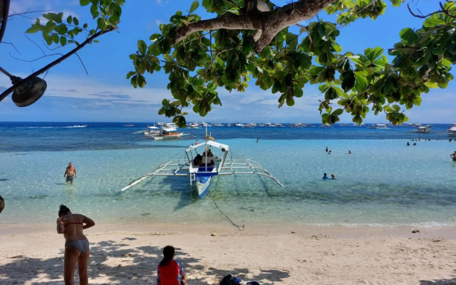 Yuken Mari Beach Haus