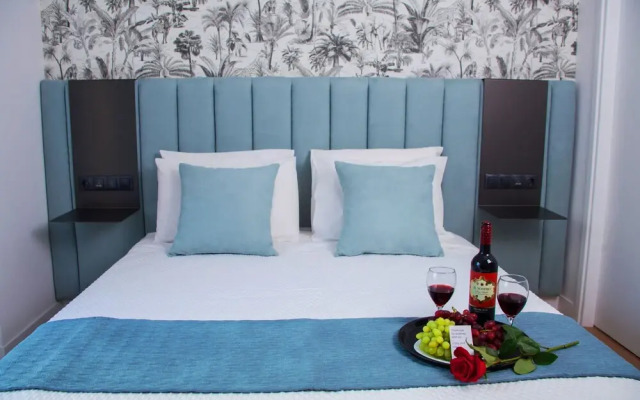 Phaedrus Living Modern Kriel Suites 003