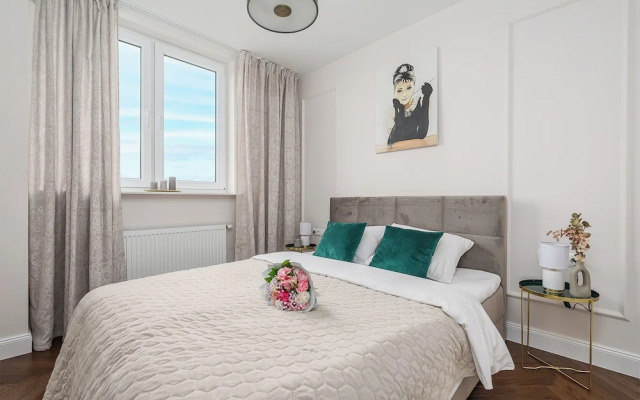 Lumina spacious apartment with parking