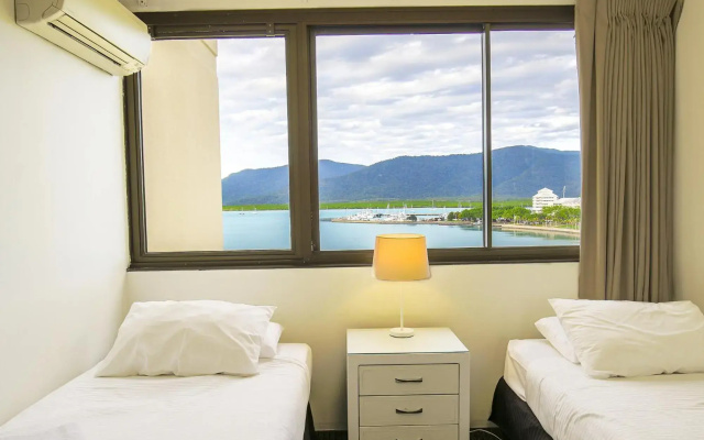 Cairns Aquarius