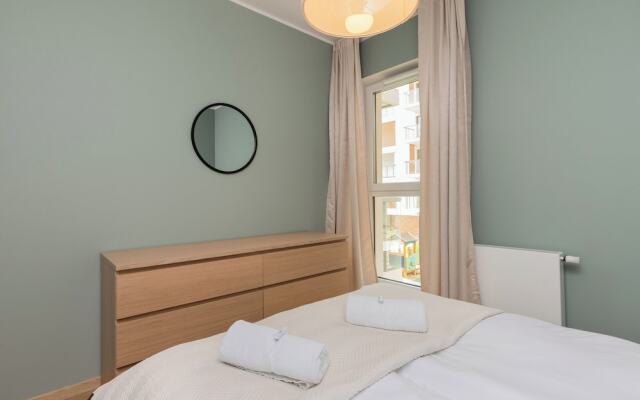 Bright Apartment Gdansk by Renters