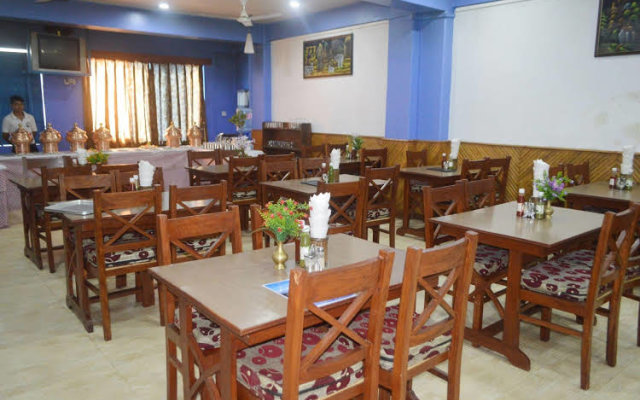 Hotel Deep Sagar Restaurant & Bar