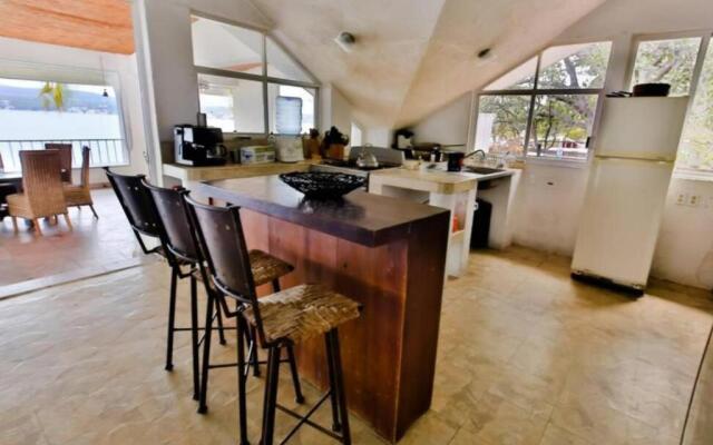 7BR Impresionante Casa De LAGO Con Alberca