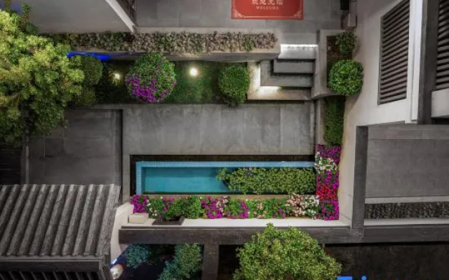 Tengchong Yunrao Banshan Hot Spring Inn