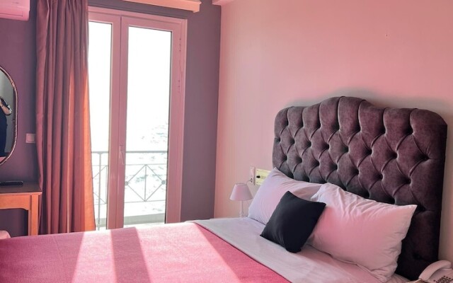 Hotel Queens Leriotis