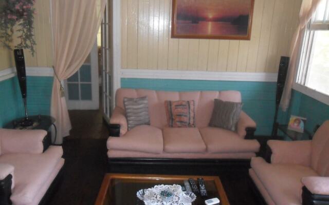 Coconut Paradise Lodge