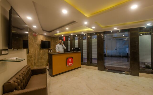 OYO 9748 Hotel Girgaon Palace