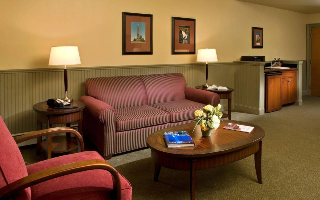 Longfellows Inn and Restaurant