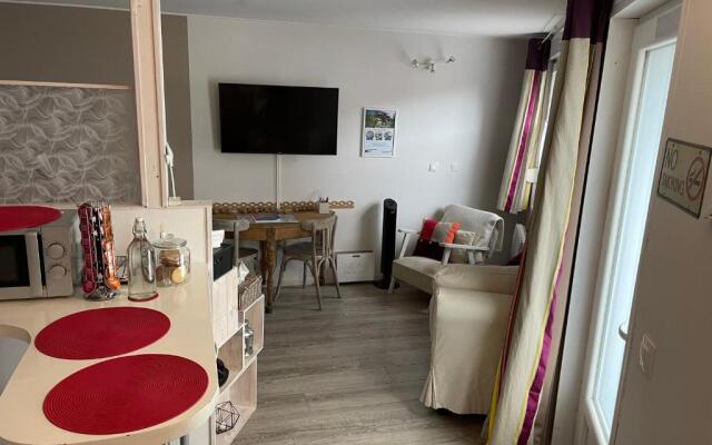 Studio rez-de-chaussée, à Lesquin/Lille aéroport