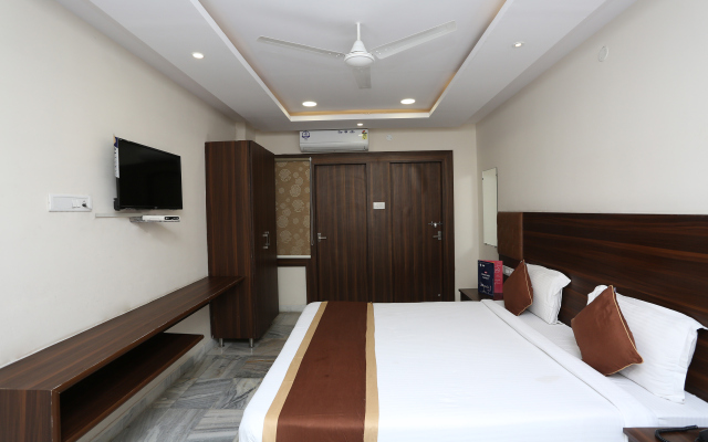 OYO 6651 Hotel Srujana Stay Inn