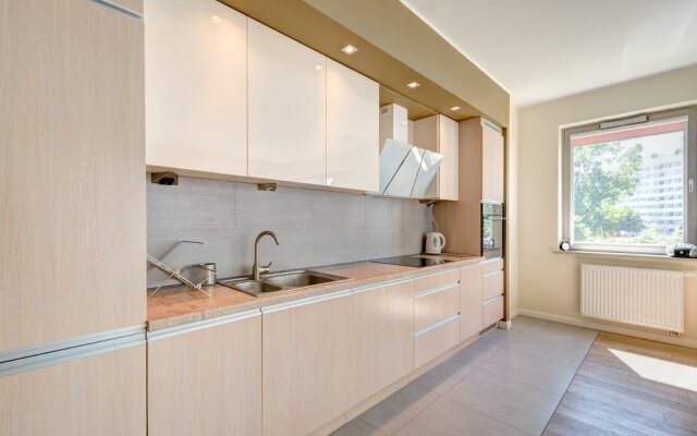 Swanky and Modern Marina Residence